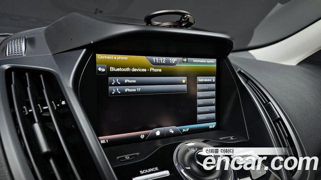 Ford Kuga 2016 — photo 16