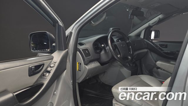 Hyundai Starex 2019 — photo 10