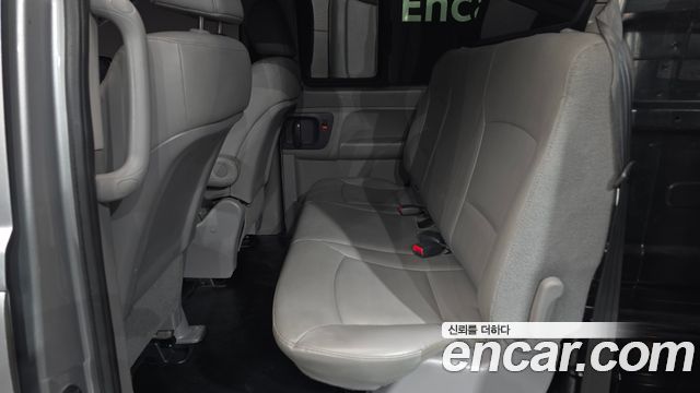 Hyundai Starex 2019 — photo 12