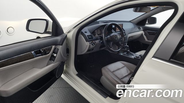 Mercedes-Benz C-Class 2008 — photo 10