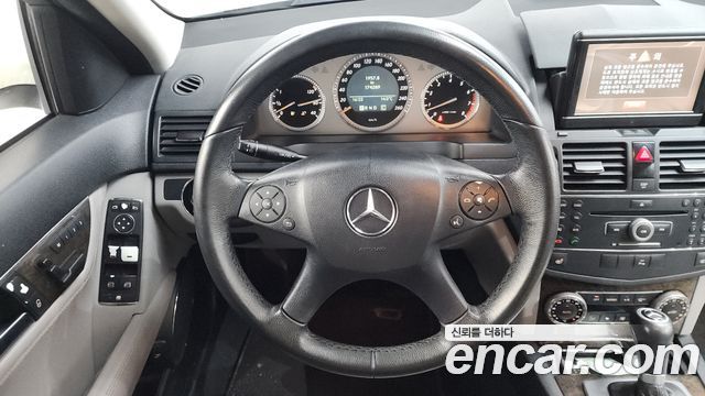 Mercedes-Benz C-Class 2008 — photo 12
