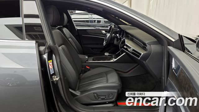 Audi A7 2021 — photo 11