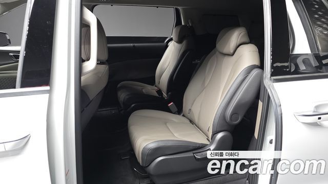 Kia Canival 2024 — photo 16