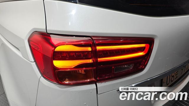 Kia Canival 2019 — photo 9