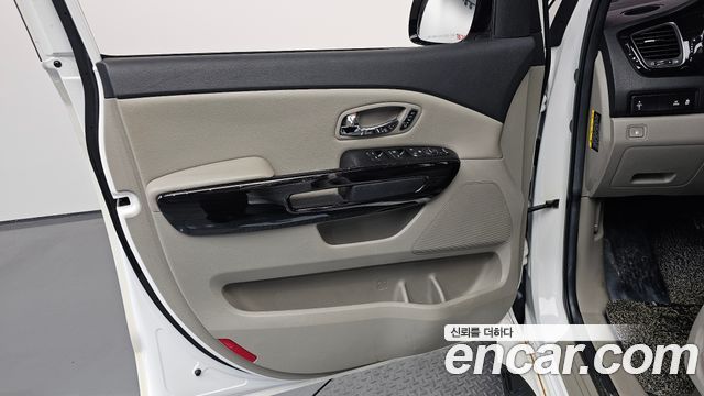 Kia Canival 2019 — photo 14