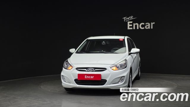 Hyundai Accent 2012 — photo 3