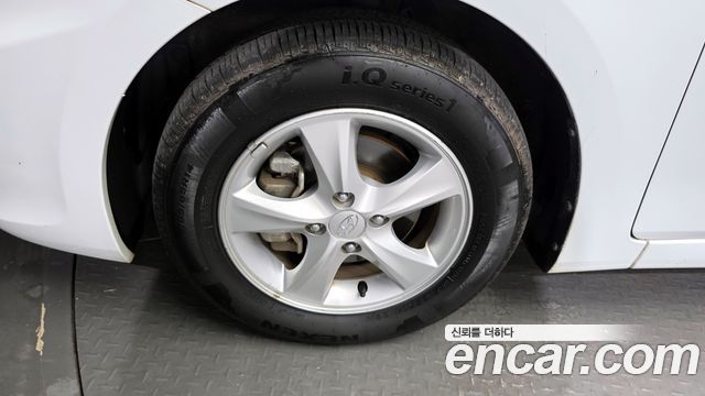 Hyundai Accent 2012 — photo 5