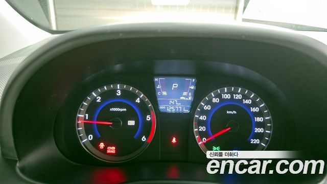 Hyundai Accent 2012 — photo 8