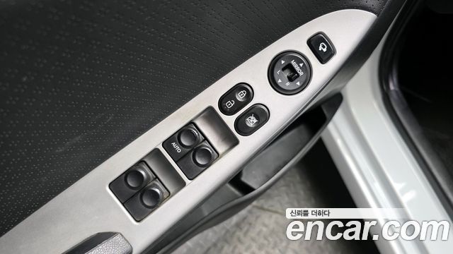 Hyundai Accent 2012 — photo 13