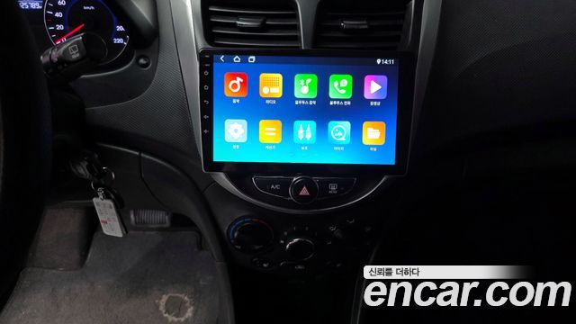 Hyundai Accent 2012 — photo 18