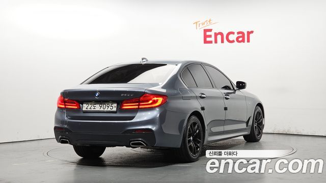 BMW 5-Series 2017 — photo 2