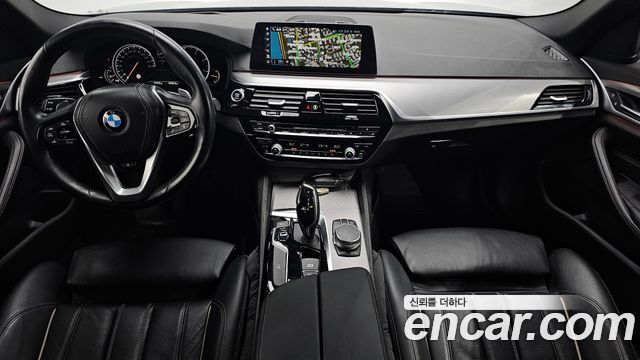 BMW 5-Series 2017 — photo 10