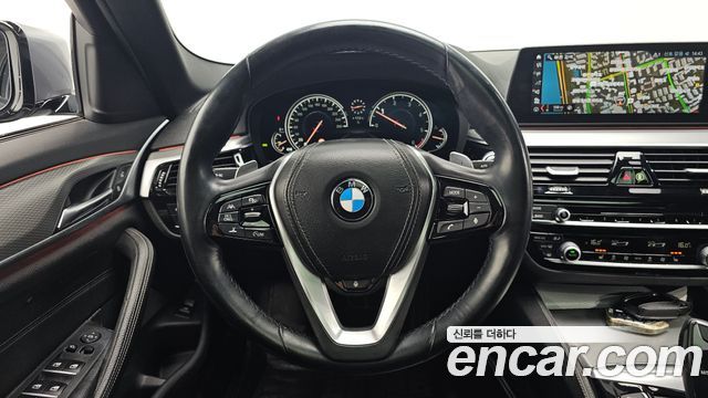 BMW 5-Series 2017 — photo 19