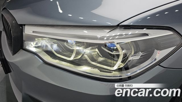 BMW 5-Series 2017 — photo 8