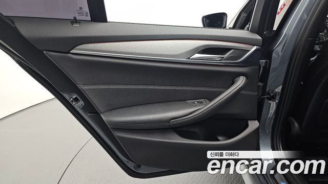 BMW 5-Series 2017 — photo 15
