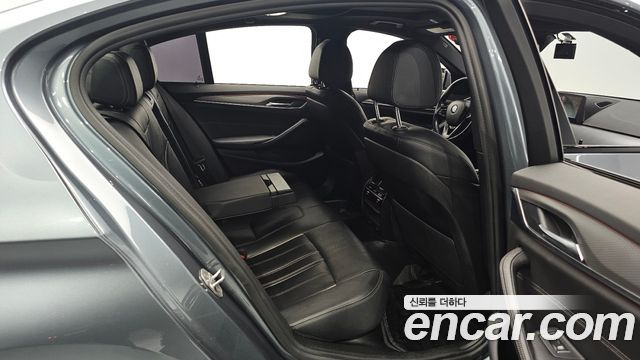 BMW 5-Series 2017 — photo 16