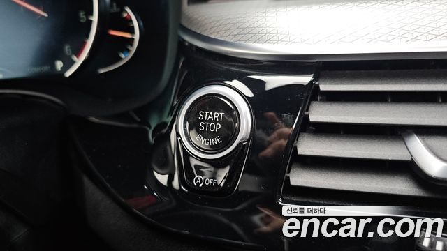BMW 5-Series 2017 — photo 29