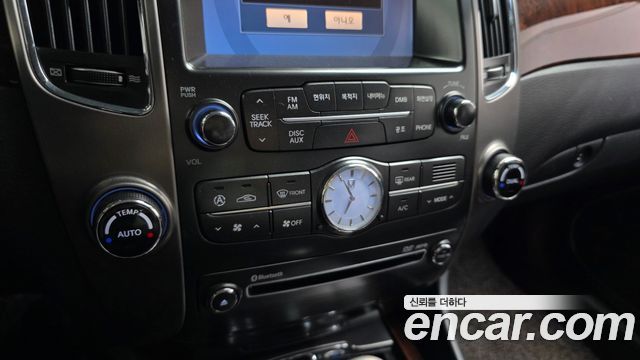 Hyundai Equus 2010 — photo 17
