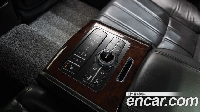 Hyundai Equus 2010 — photo 18