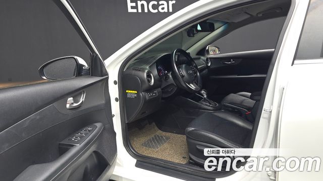 Kia K3 2019 — photo 10