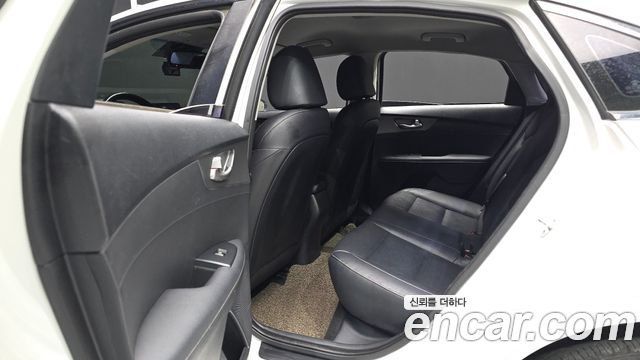 Kia K3 2019 — photo 12