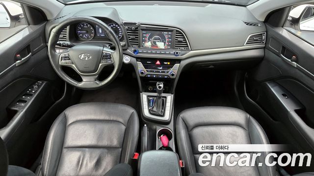 Hyundai AVANTE 2016 — photo 10