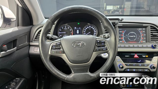 Hyundai AVANTE 2016 — photo 19