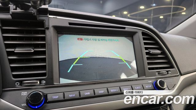 Hyundai AVANTE 2016 — photo 21