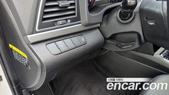 Hyundai AVANTE 2016 — photo 26