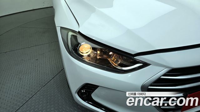 Hyundai AVANTE 2016 — photo 8