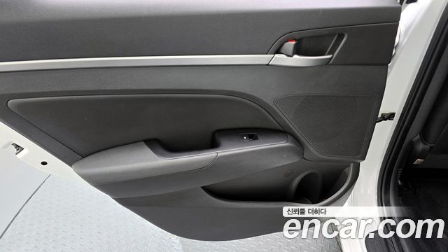 Hyundai AVANTE 2016 — photo 15