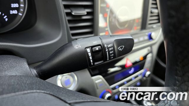 Hyundai AVANTE 2016 — photo 27