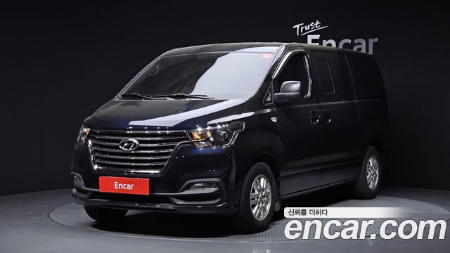 Hyundai Starex 2021 — photo 1