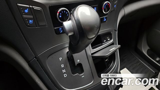 Hyundai Starex 2021 — photo 9