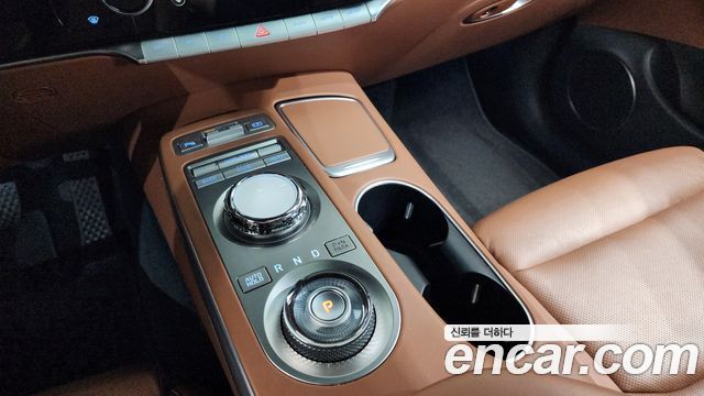 Genesis GV70 2021 — photo 9