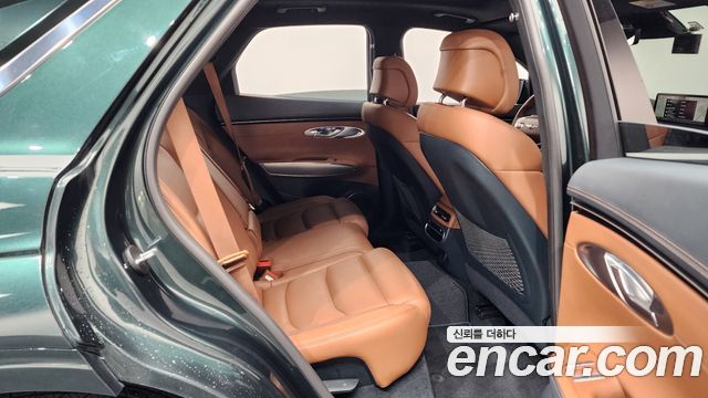 Genesis GV70 2021 — photo 11