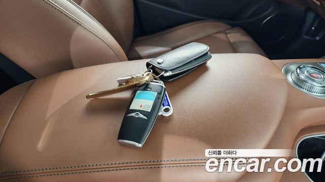 Genesis GV70 2021 — photo 15