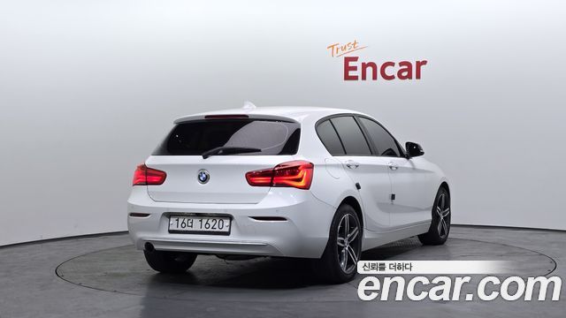 BMW 1-Series 2018 — photo 2