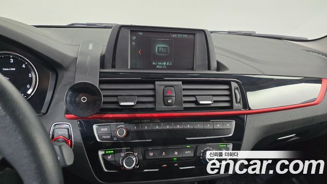 BMW 1-Series 2018 — photo 14