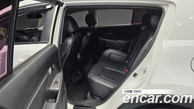 Kia Sportage 2012 — photo 18