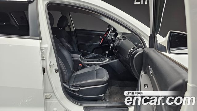 Kia Sportage 2012 — photo 16