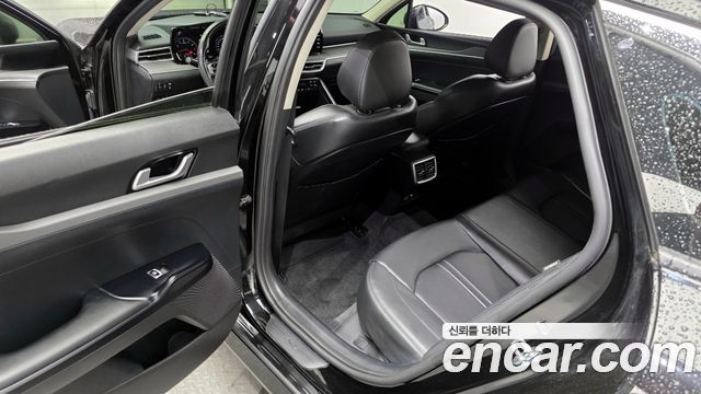 Kia K5 2021 — photo 17