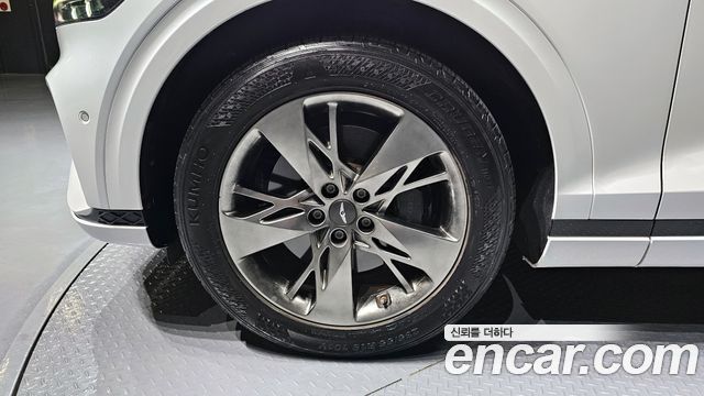 Genesis GV70 2021 — photo 25