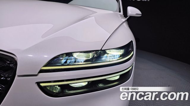 Genesis GV70 2021 — photo 8
