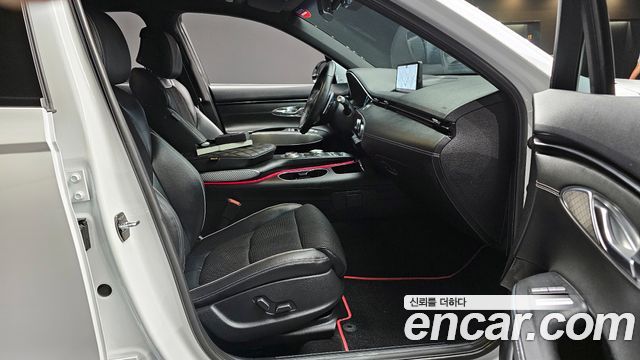 Genesis GV70 2021 — photo 16