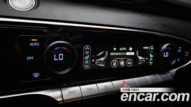 Genesis GV70 2021 — photo 28