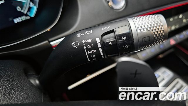 Genesis GV70 2021 — photo 30