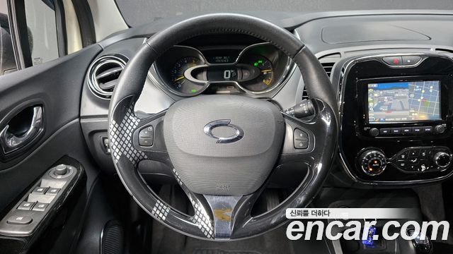 Renault Korea QM3 2015 — photo 14