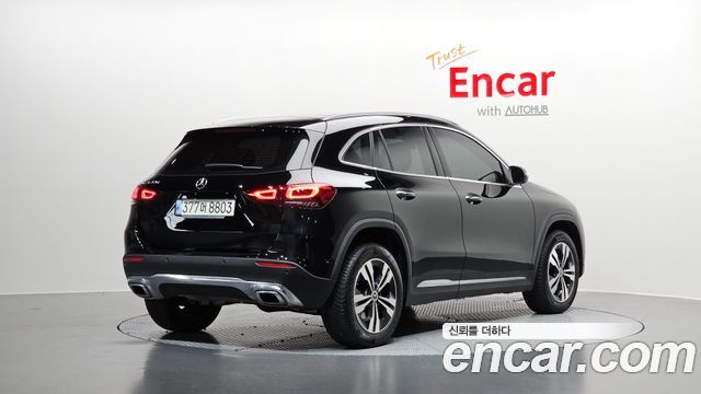 Mercedes-Benz GLA-Class 2021 — photo 2