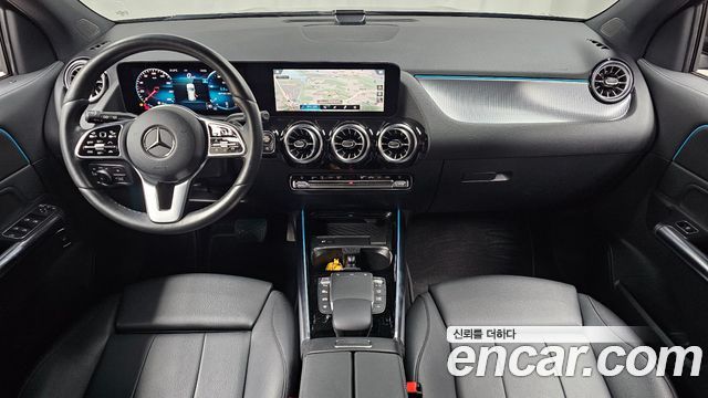 Mercedes-Benz GLA-Class 2021 — photo 10